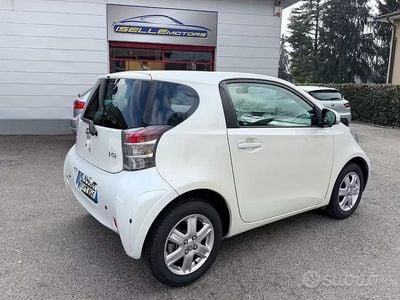 Usata Toyota iQ 67 CV (49 kW) 2009 Bianco Utilitaria