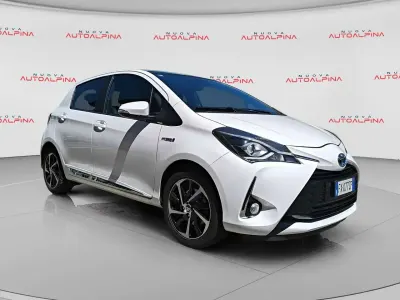 Usata Toyota Yaris Hybrid Style 2019 Bianco Berlina