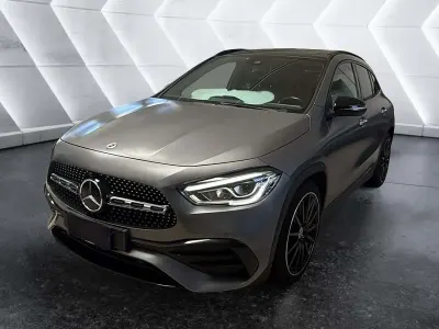 Usata Mercedes GLA200 Premium 150 CV (110 kW) 2022 Grigio SUV