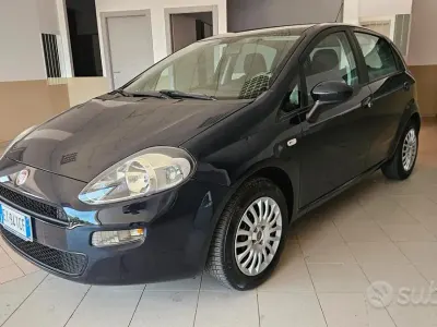 Gebraucht Fiat Punto Street 69 PS (50 kW) 2015 Blau Kleinwagen