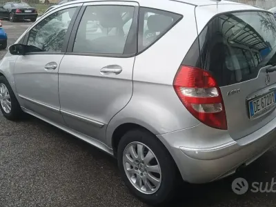 Usata Mercedes A180 Elegance 109 CV (80 kW) 2005 Grigio Berlina