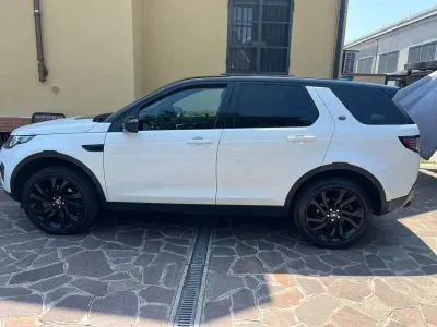 Usata Land Rover Discovery Sport HSE Luxury 179 CV (131 kW) 2017 Bianco SUV