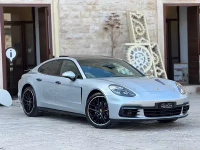 Usata Porsche Panamera 422 CV (310 kW) 2017 Grigio Berlina