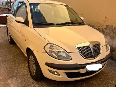 Usata Lancia Ypsilon 60 CV (44 kW) 2004 Utilitaria
