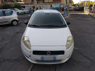 Usata Fiat Grande Punto S 75 CV (55 kW) 2011 Bianco Utilitaria