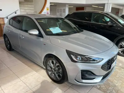 Usata Ford Focus ST-Line 155 CV (114 kW) 2024 Argento Berlina