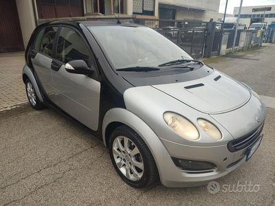 Usata Smart ForFour 75 CV (55 kW) 2005 Grigio Utilitaria