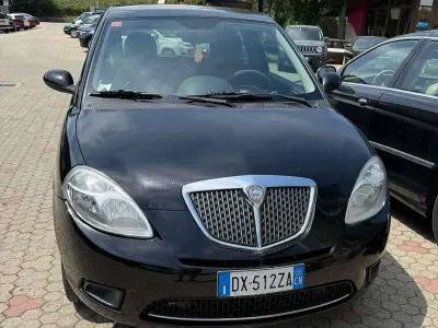 Usata Lancia Ypsilon 60 CV (44 kW) 2009 Nero Utilitaria