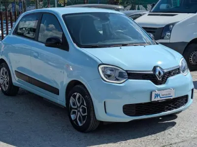 Usata Renault Twingo Equilibre 30 kW (42 CV) 2022 Azzurro Utilitaria