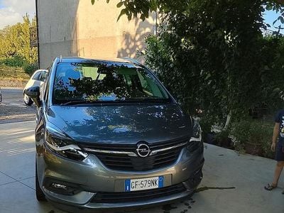 Usata Opel Zafira 170 CV (125 kW) 2018 Grigio Monovolume