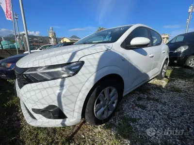 Usado Dacia Sandero Comfort 101 CV (74 kW) 2022 Blanco Berlina