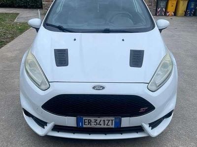 Usata Ford Fiesta ST 182 CV (133 kW) 2013 Bianco Utilitaria