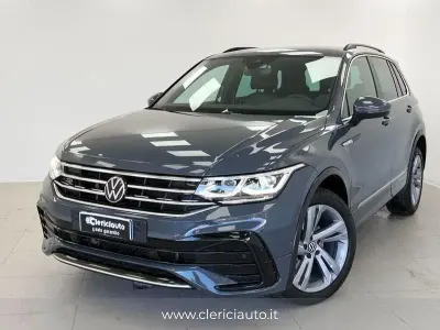 Usata VW Tiguan R-line 150 CV (110 kW) 2023 Grigio SUV