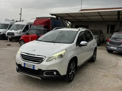 Usata Peugeot 2008 Active 115 CV (84 kW) 2013 Bianco SUV