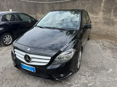 Usata Mercedes B180 Executive 109 CV (80 kW) 2012 Nero Utilitaria