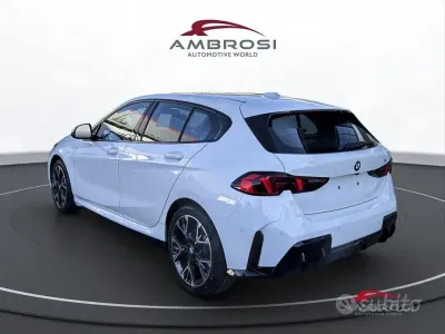 Novo BMW 116 M Sport 122 HP (89 kW) 2026 Branco Citadino