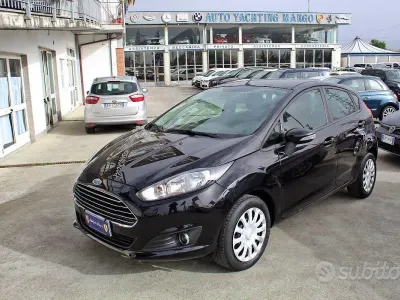 Usata Ford Fiesta Titanium 98 CV (72 kW) 2014 Nero Utilitaria