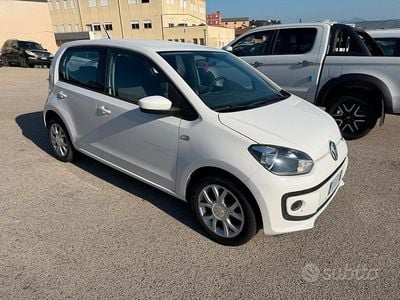 Begagnad VW up! 59 HK (43 kW) 2016 Vit Halvkombi