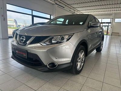 Usata Nissan Qashqai Acenta 111 CV (81 kW) 2017 Grigio SUV
