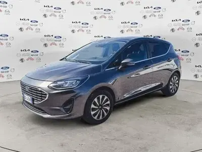 Usata Ford Fiesta Titanium 125 CV (91 kW) 2023 Magnetic grey Utilitaria