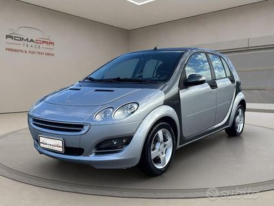 Usata Smart ForFour Pulse 95 CV (69 kW) 2005 Grigio Utilitaria
