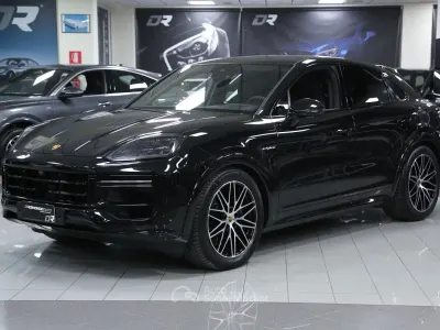 Usata Porsche Cayenne Turbo 740 CV (544 kW) 2024 Nero SUV