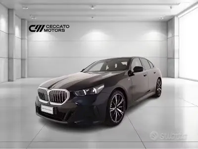 Usata BMW 520 M Sport 197 CV (144 kW) 2024 Blu Berlina