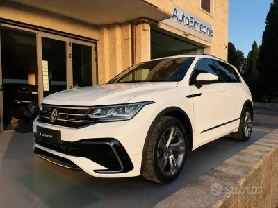 Usata VW Tiguan R-line 150 CV (110 kW) 2023 Bianco SUV