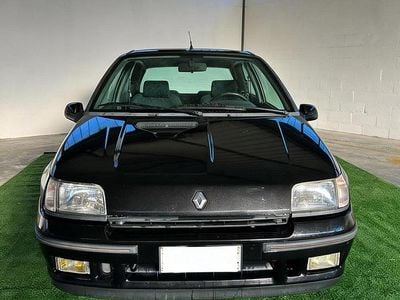 Usata Renault Clio 135 CV (99 kW) 1993 Nero Berlina