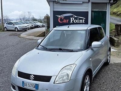 Begagnad Suzuki Swift 69 HK (50 kW) 2005 Grå Halvkombi