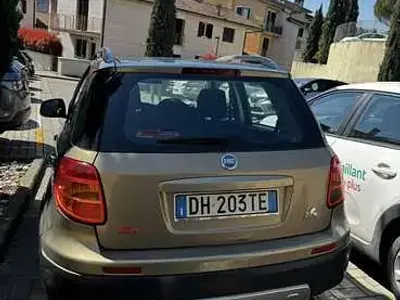 Usata Fiat Sedici Emotion 107 CV (78 kW) 2007 Bronzo SUV