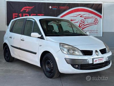 Usata Renault Scénic II 106 CV (77 kW) 2008 Bianco Monovolume