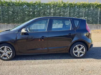 Usata Renault Scenic E-Tech 110 CV (80 kW) 2010 Nero Monovolume