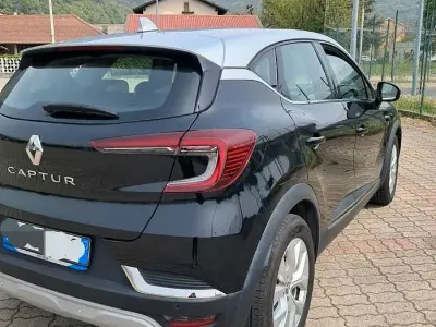 Usata Renault Captur Intens 116 CV (85 kW) 2021 Nero SUV