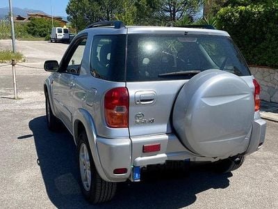 Begagnad Toyota RAV4 116 HK (85 kW) 2003 Grå SUV