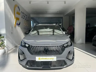 Usata Peugeot 2008 Allure 101 CV (74 kW) 2025 Grigio metallizzato SUV