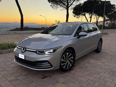 Gebraucht VW Golf VIII Style 150 PS (110 kW) 2021 Silber Limousine