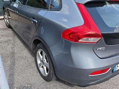 Usata Volvo V40 R-Design 120 CV (88 kW) 2015 Grigio Berlina