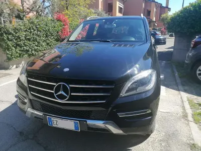 Käytetty Mercedes 250 204 HP (150 kW) 2015 Musta Katumaasturi