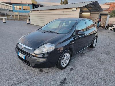 Nero Usata 2012 Fiat Grande Punto Utilitaria | 4900 € (Buon prezzo)