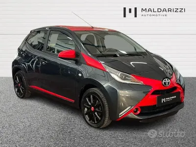 Usata Toyota Aygo X-play 69 CV (50 kW) 2018 Rosso Utilitaria