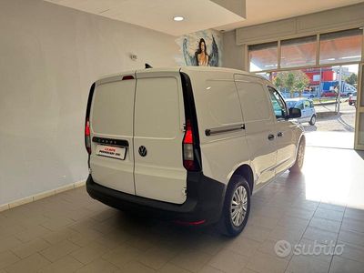 Usata VW Caddy Business 102 CV (75 kW) 2022 Bianco Monovolume