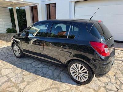 Usata Opel Corsa 86 CV (63 kW) 2012 Nero Berlina