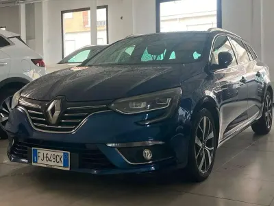 Usata Renault Mégane IV Intens 110 CV (80 kW) 2017 Blu met Station wagon