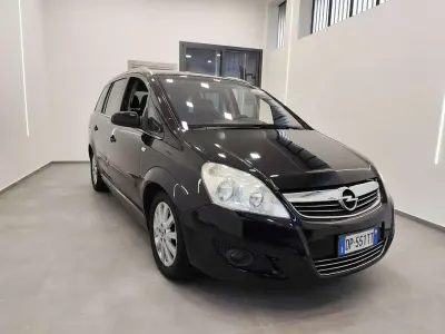 Usata Opel Zafira 150 CV (110 kW) 2008 Nero Monovolume