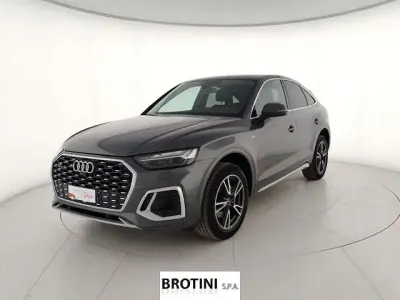 Usata Audi Q5 Sportback S-Line 204 CV (150 kW) 2024 Grigio daytona perla SUV