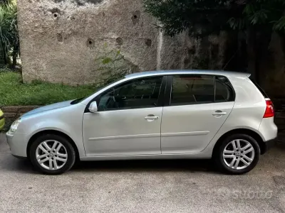 Usata VW Golf V 105 CV (77 kW) 2007 Berlina
