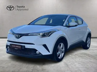 Usata Toyota C-HR Active 122 CV (89 kW) 2018 Bianco SUV