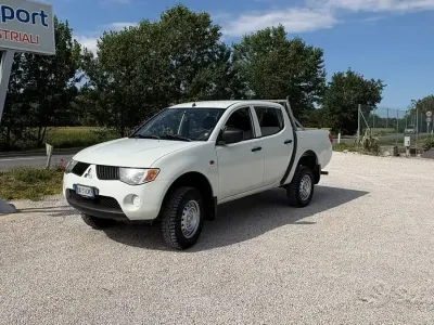 Usata Mitsubishi L200