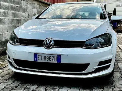 Używany VW Golf VII Highline 150 KM (110 kW) 2014 Biały Sedan/Limuzyna